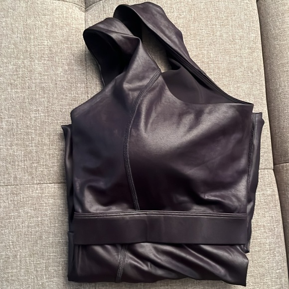New Fabletics Motion365+ Shine Jumpsuit Black Size XXL/1X Faux Leather Catsuit - Picture 13 of 16